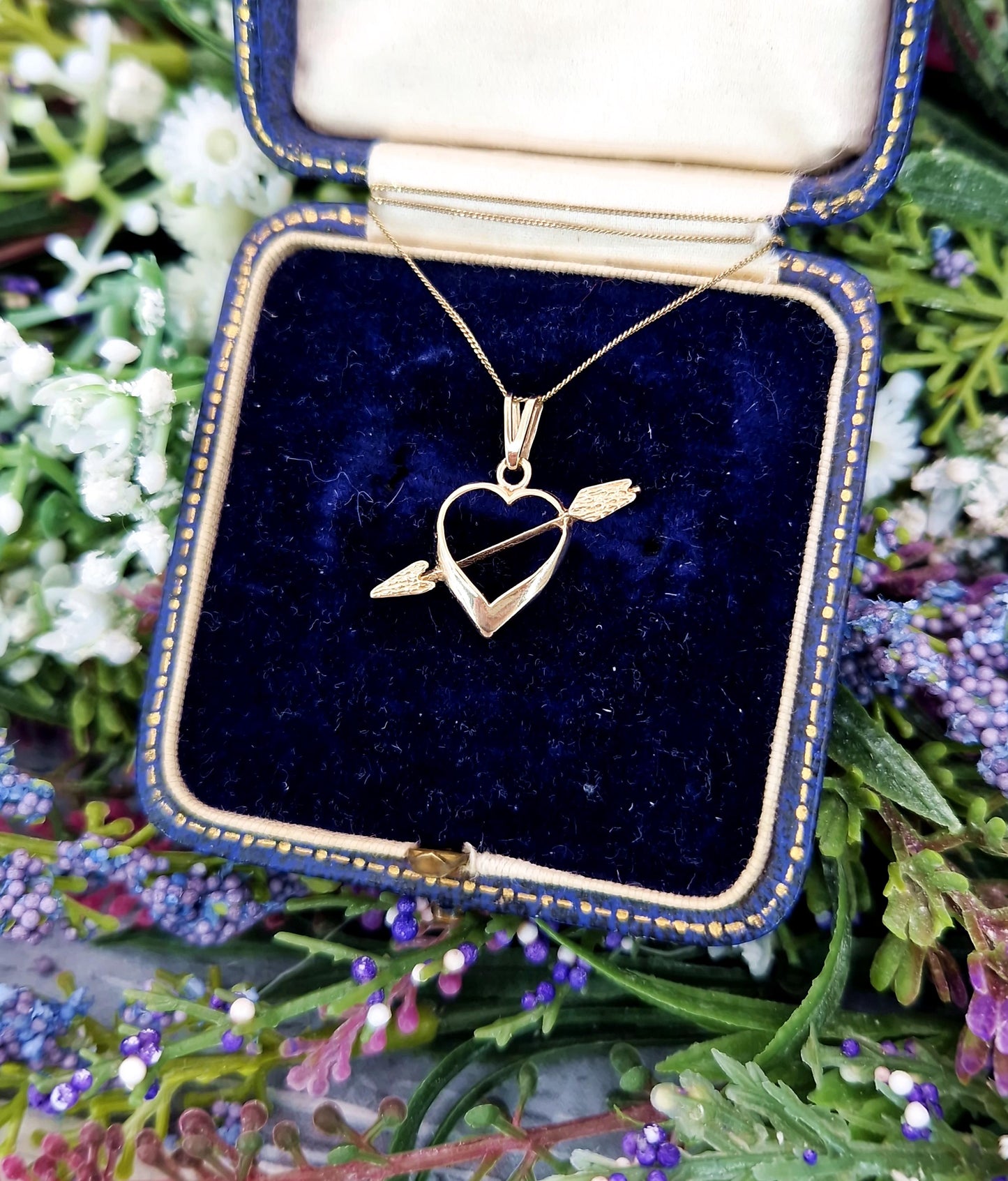 Vintage 9ct Yellow Gold Arrow Through Heart Pendant Necklace