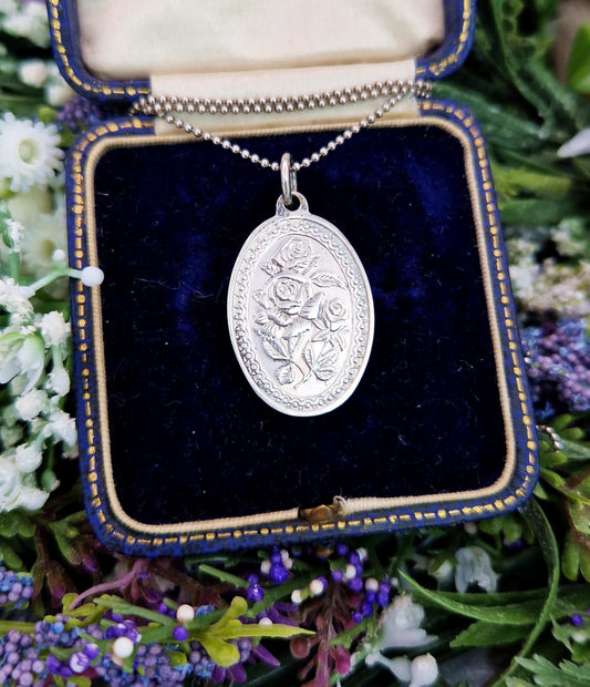 Vintage Sterling 1980 Commemorative Queen Mother H.M Queen Elizabeth Rose Pendant Necklace