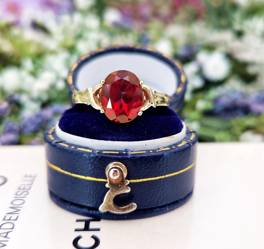 Vintage 9ct Yellow Gold Vibrant Pink Topaz Gemstone Solitaire Ring / Size O 1/2 or 7.75