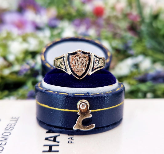 Antique 1887 Victorian 9ct Yellow Gold and Black Enamel Engraved Shield Signet Ring / Size L or 6