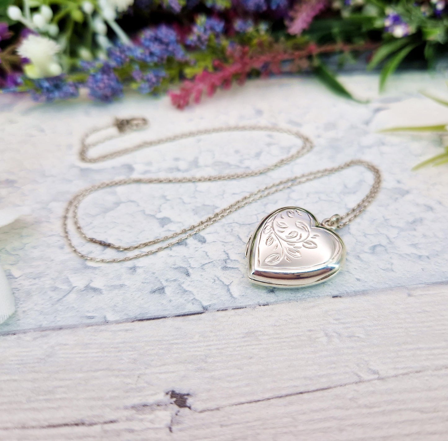 Vintage Sterling Silver Love Heart Shaped Ornate Engraved Leaf Locket Pendant Necklace