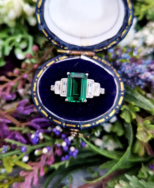Vintage Art Deco Style Sterling Silver Forest Green Glass Statement Ring / Size L 1/2 or 6.25