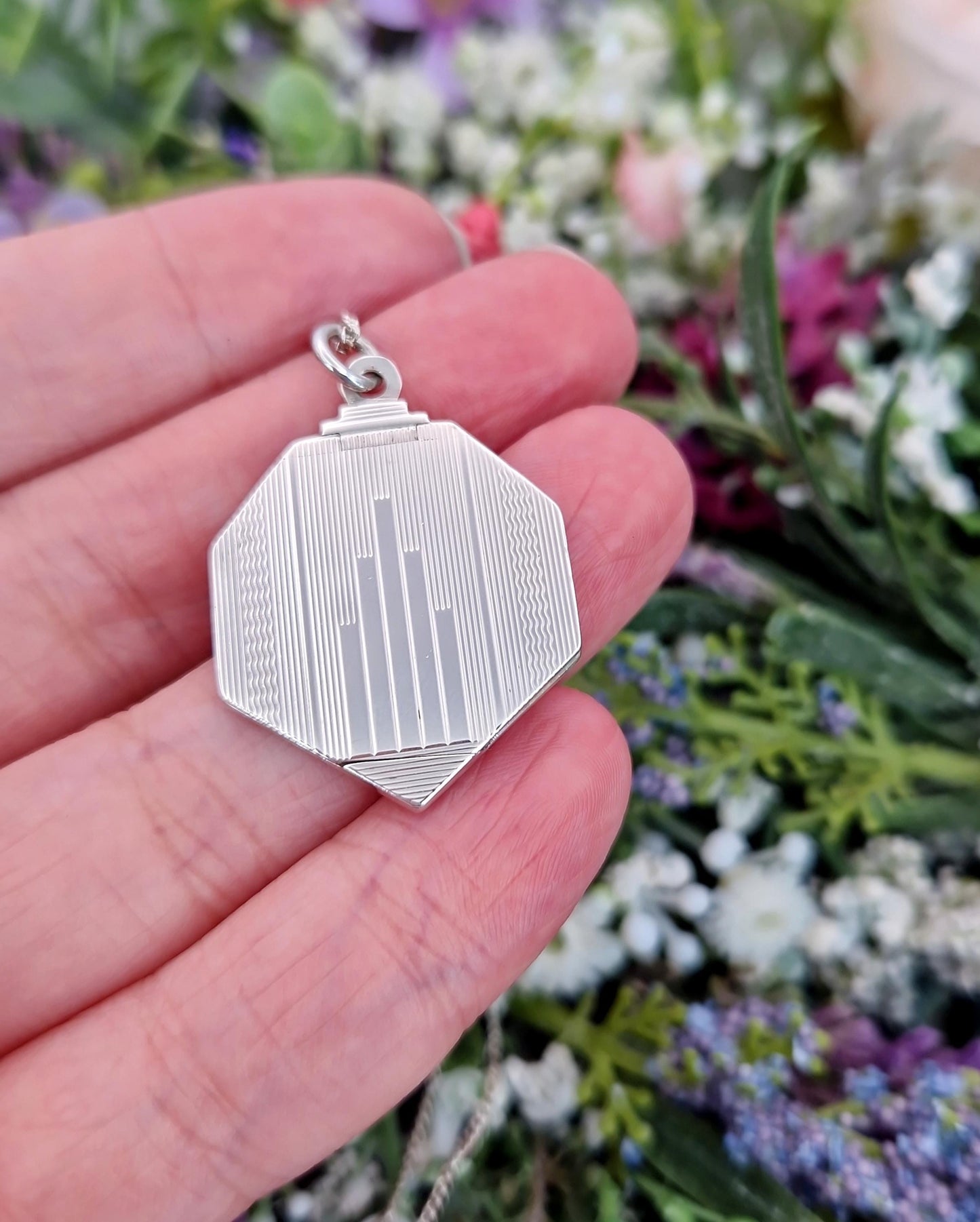 Vintage Sterling Silver Art Deco Engraved Geometric Heptagon Locket Necklace