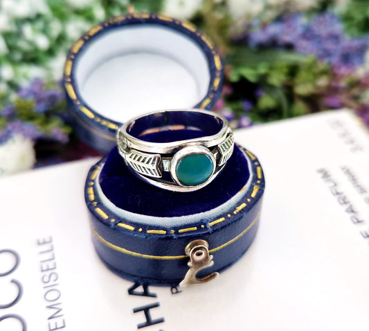 Vintage Sterling Silver Arrow Band Ring with Turquoise Stone / Size L 1/2 or 6.25