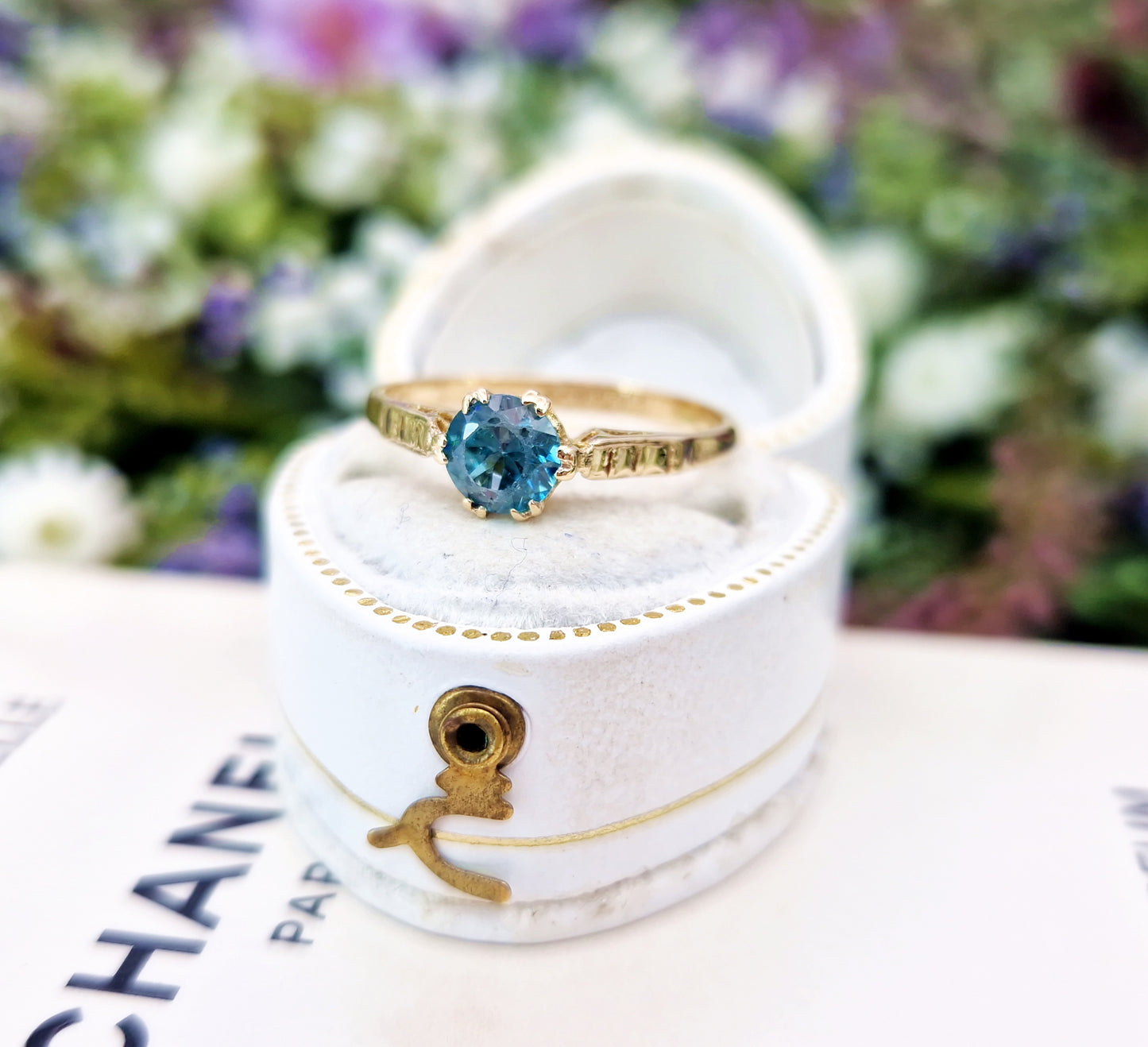 Antique Art Deco 9ct Yellow Gold Blue Zircon Gemstone Solitaire Ring / Size O 1/2 or 7.75