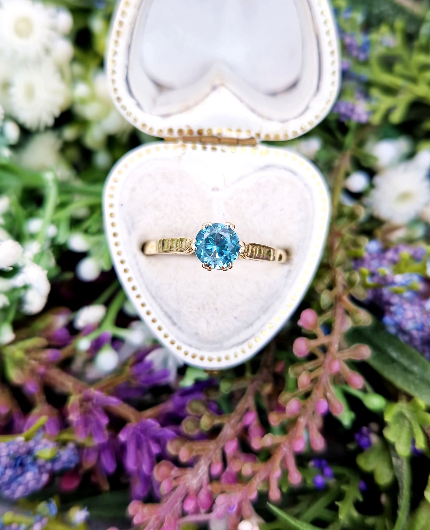 Antique Art Deco 9ct Yellow Gold Blue Zircon Gemstone Solitaire Ring / Size O 1/2 or 7.75