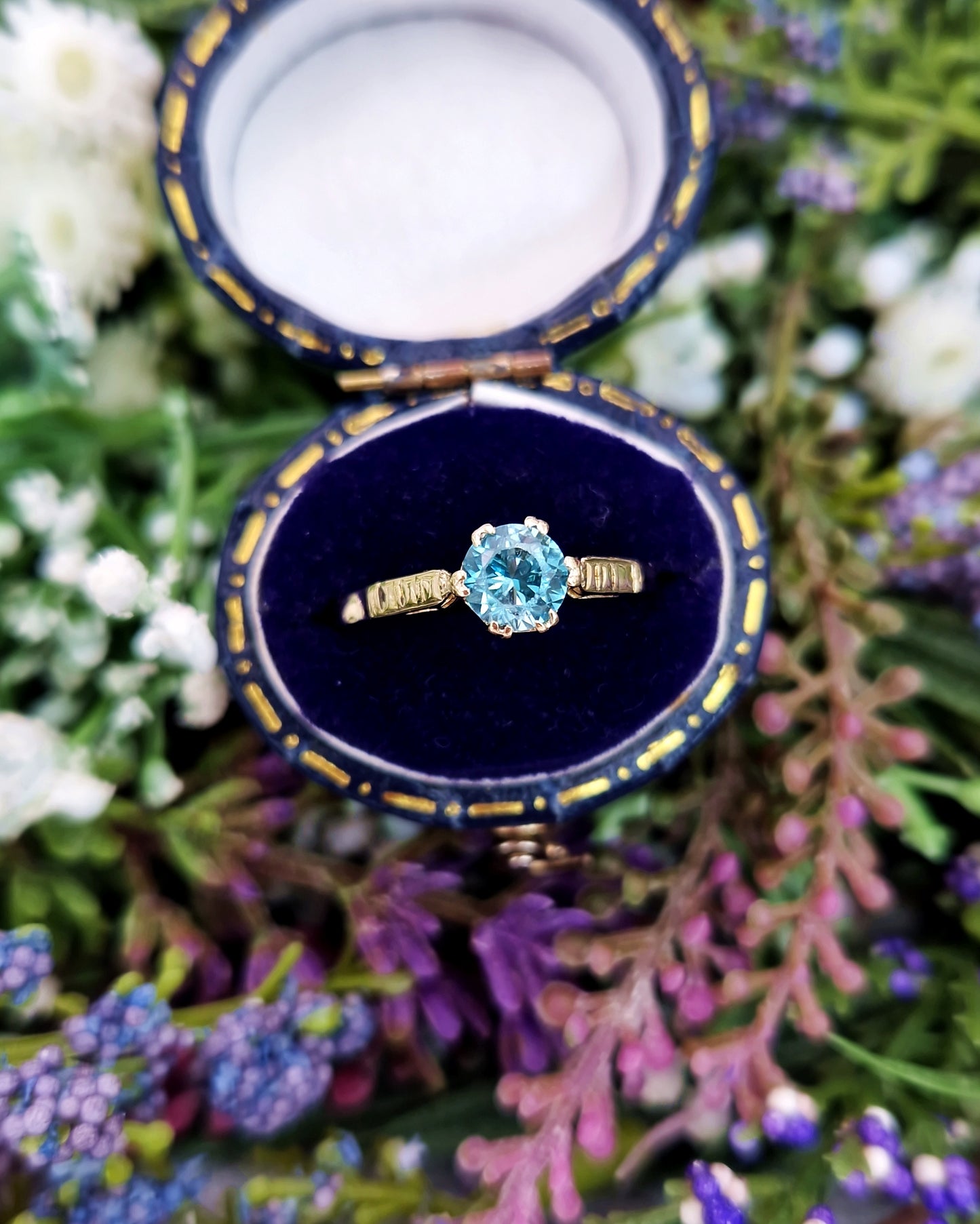 Antique Art Deco 9ct Yellow Gold Blue Zircon Gemstone Solitaire Ring / Size O 1/2 or 7.75