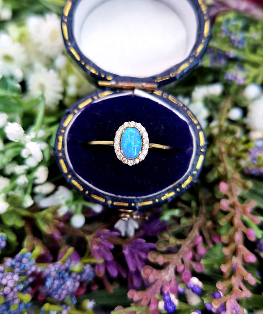 Vintage 9ct Yellow Gold Dainty Opal Cabochon Cluster Ring / Size N 1/2 or 7.25