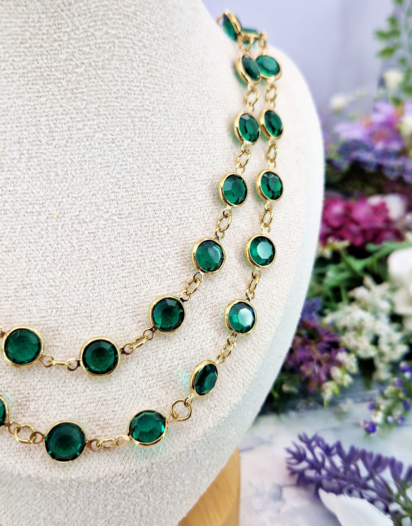 Vintage Art Deco Style Yellow Gold Plated Emerald Green Glass Bead Long Necklace