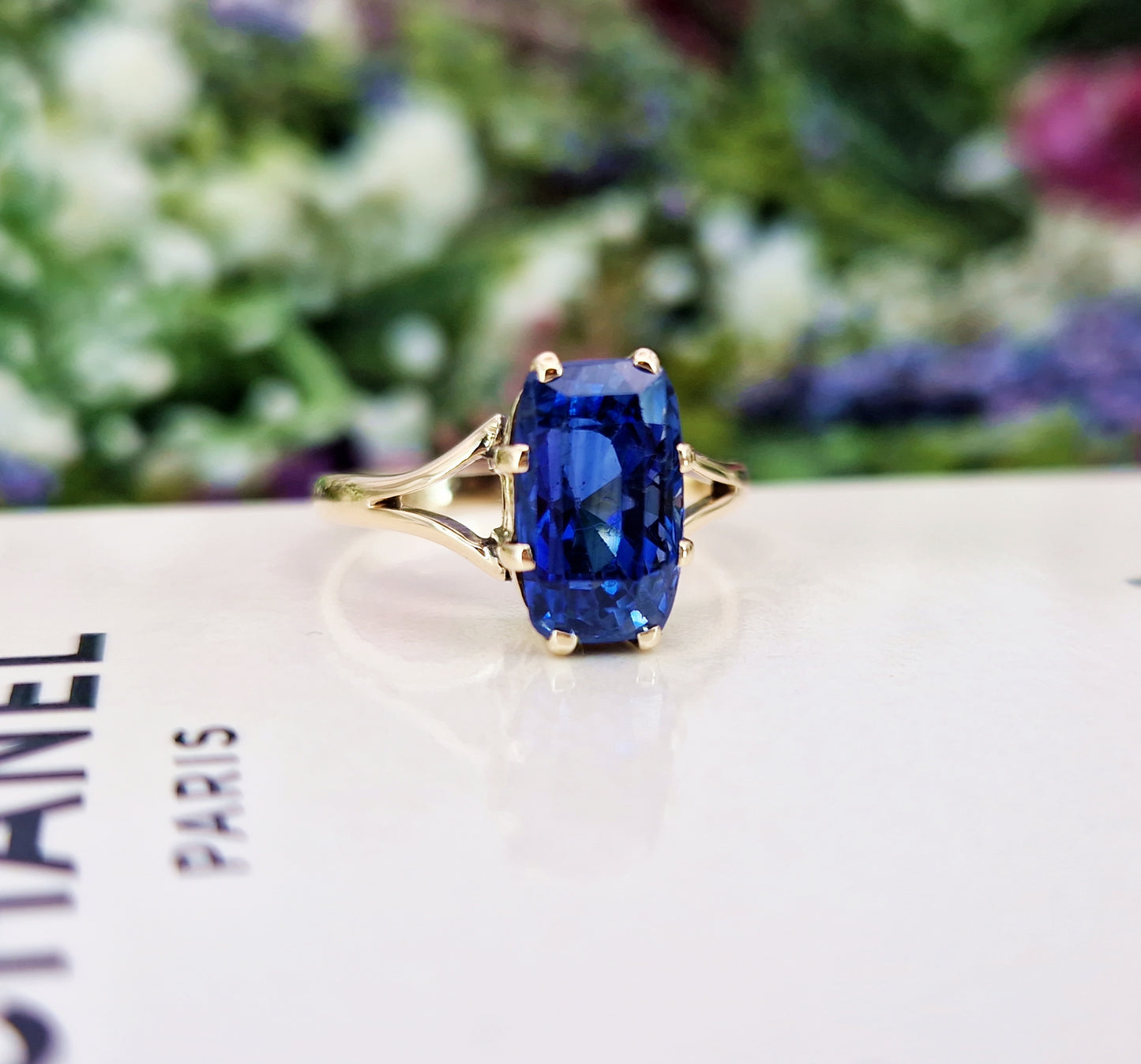 Antique Art Deco 9ct Yellow Gold Natural Blue Sapphire Solitaire Ring / Size N 1/2 or 7.25