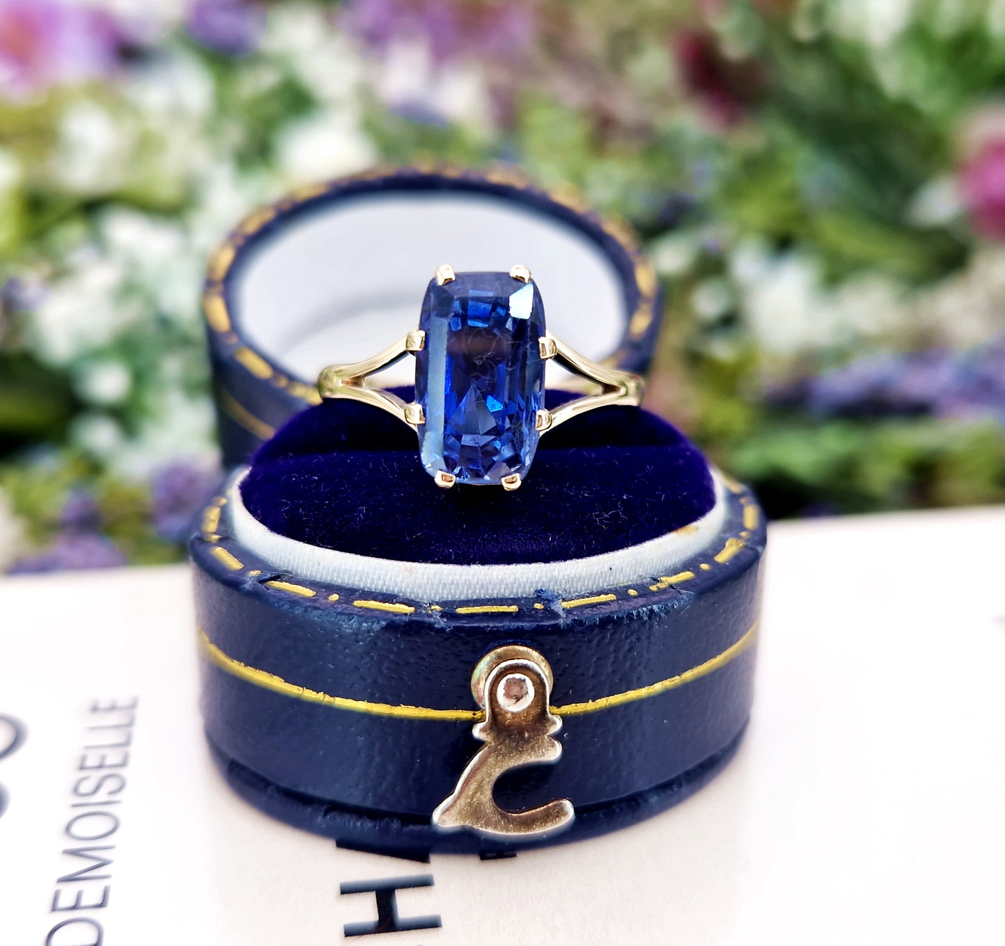 Antique Art Deco 9ct Yellow Gold Natural Blue Sapphire Solitaire Ring / Size N 1/2 or 7.25