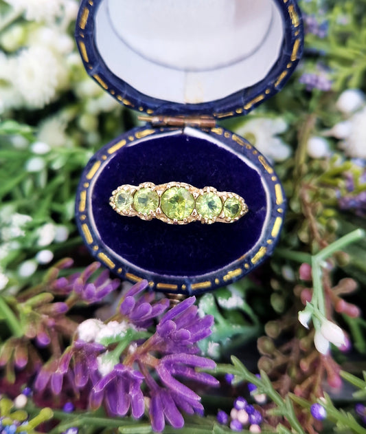 Vintage 9ct Yellow Gold Ornate Scrolled Green Peridot 5 Stone Ring / Size Q 1/2 or 8.75