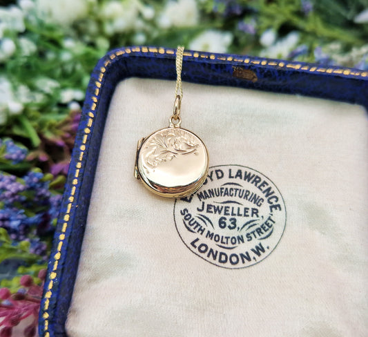 Vintage 1986 Solid 9ct Yellow Gold Engraved Tiny Miniature Round Locket Pendant Necklace