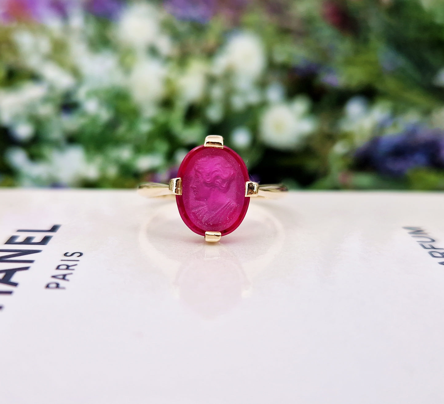 Antique Art Deco 9ct Yellow Gold Carved Cameo Portrait Ruby Solitaire Ring / Size N 1/2 or 7.25