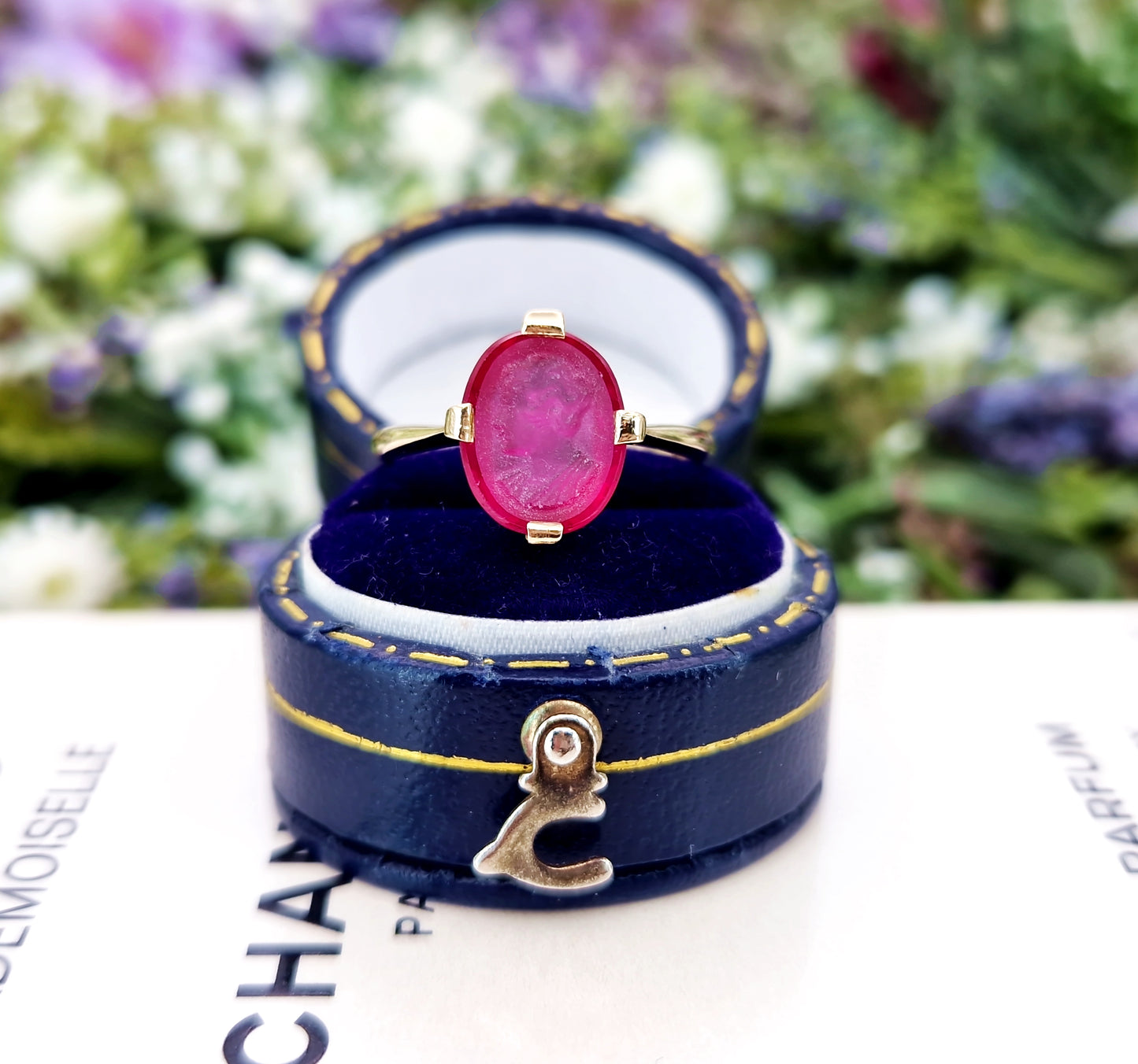 Antique Art Deco 9ct Yellow Gold Carved Cameo Portrait Ruby Solitaire Ring / Size N 1/2 or 7.25