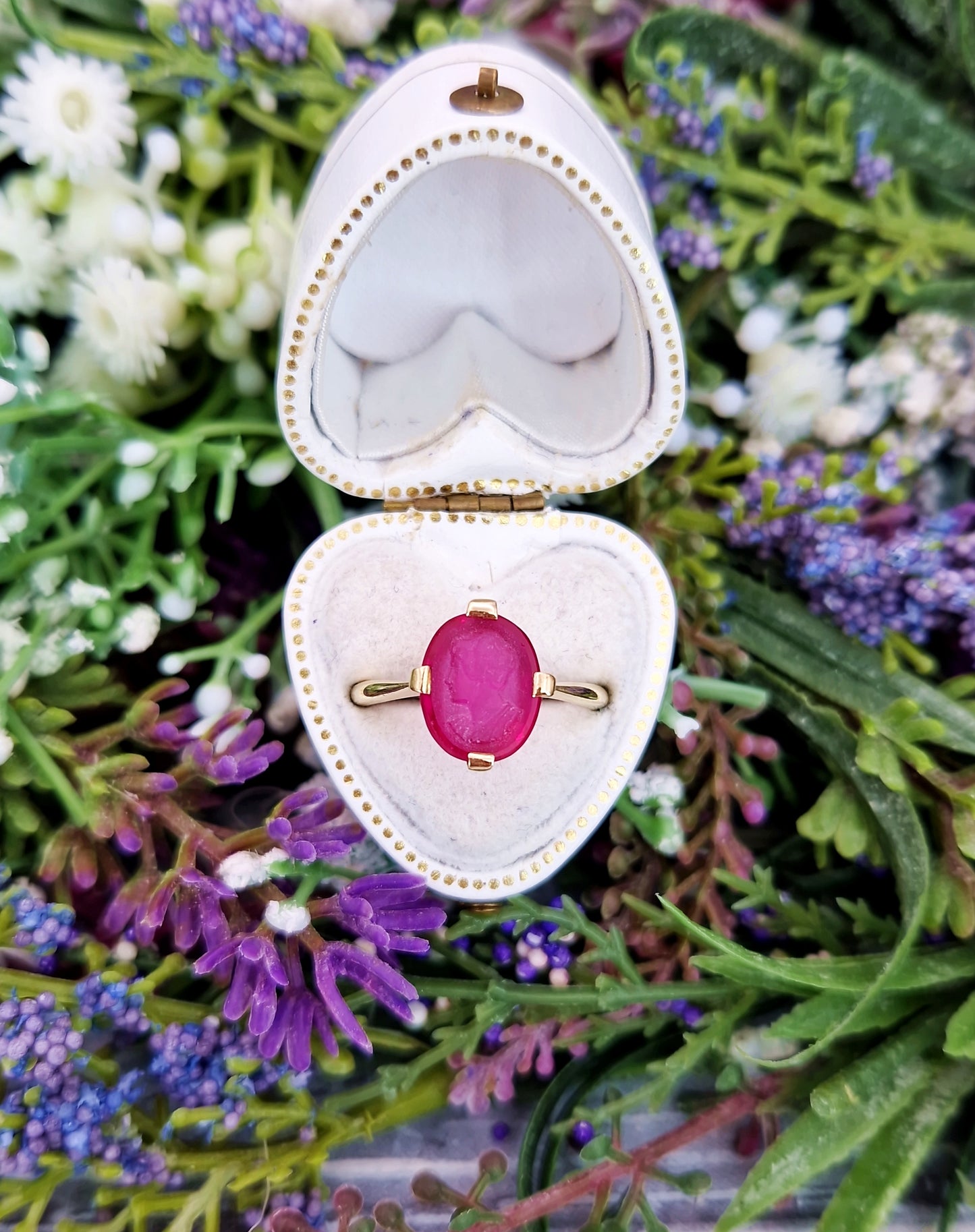 Antique Art Deco 9ct Yellow Gold Carved Cameo Portrait Ruby Solitaire Ring / Size N 1/2 or 7.25