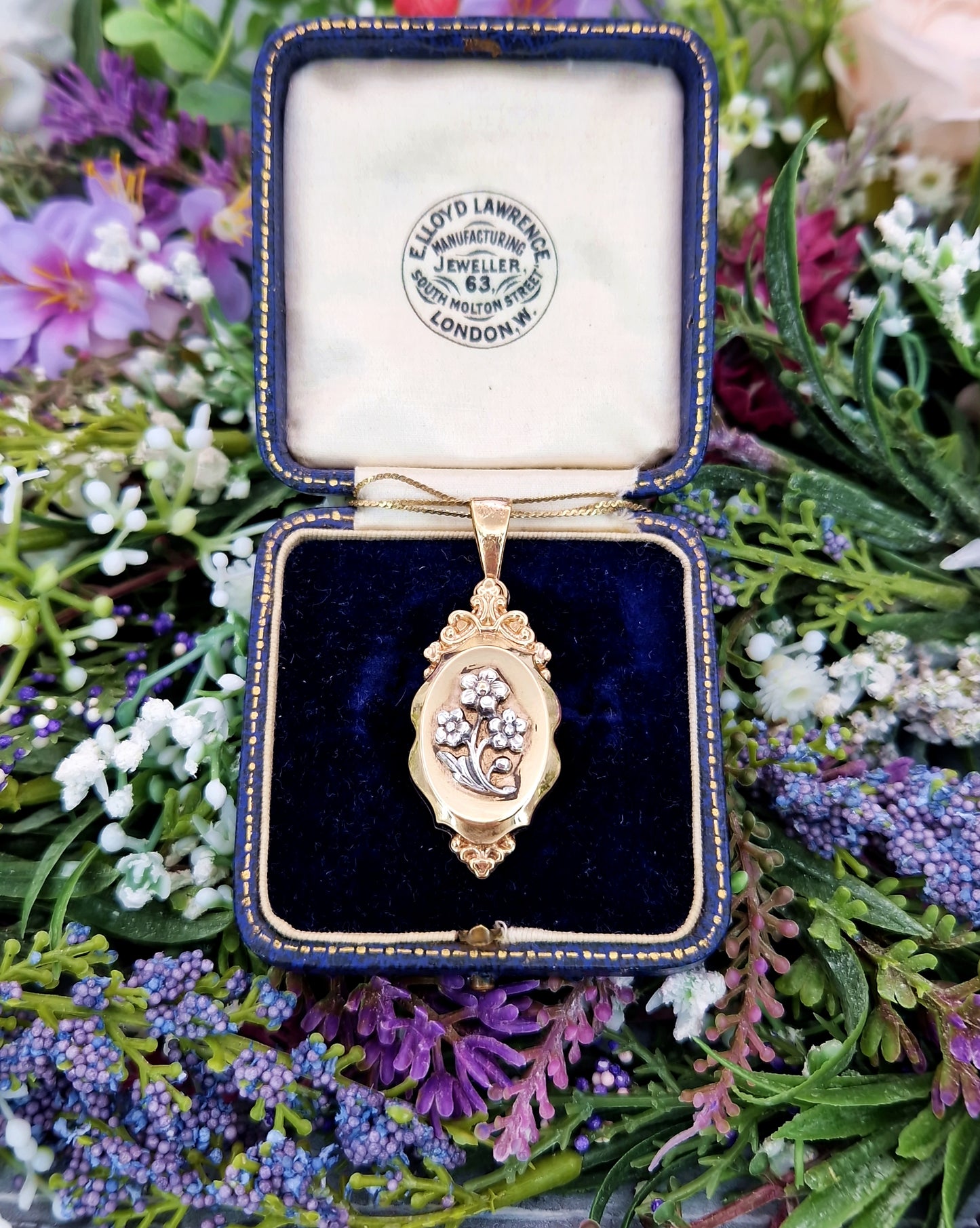 Antique Art Nouveau Gold Tone Floral Locket Pendant with Opening Glass Panel