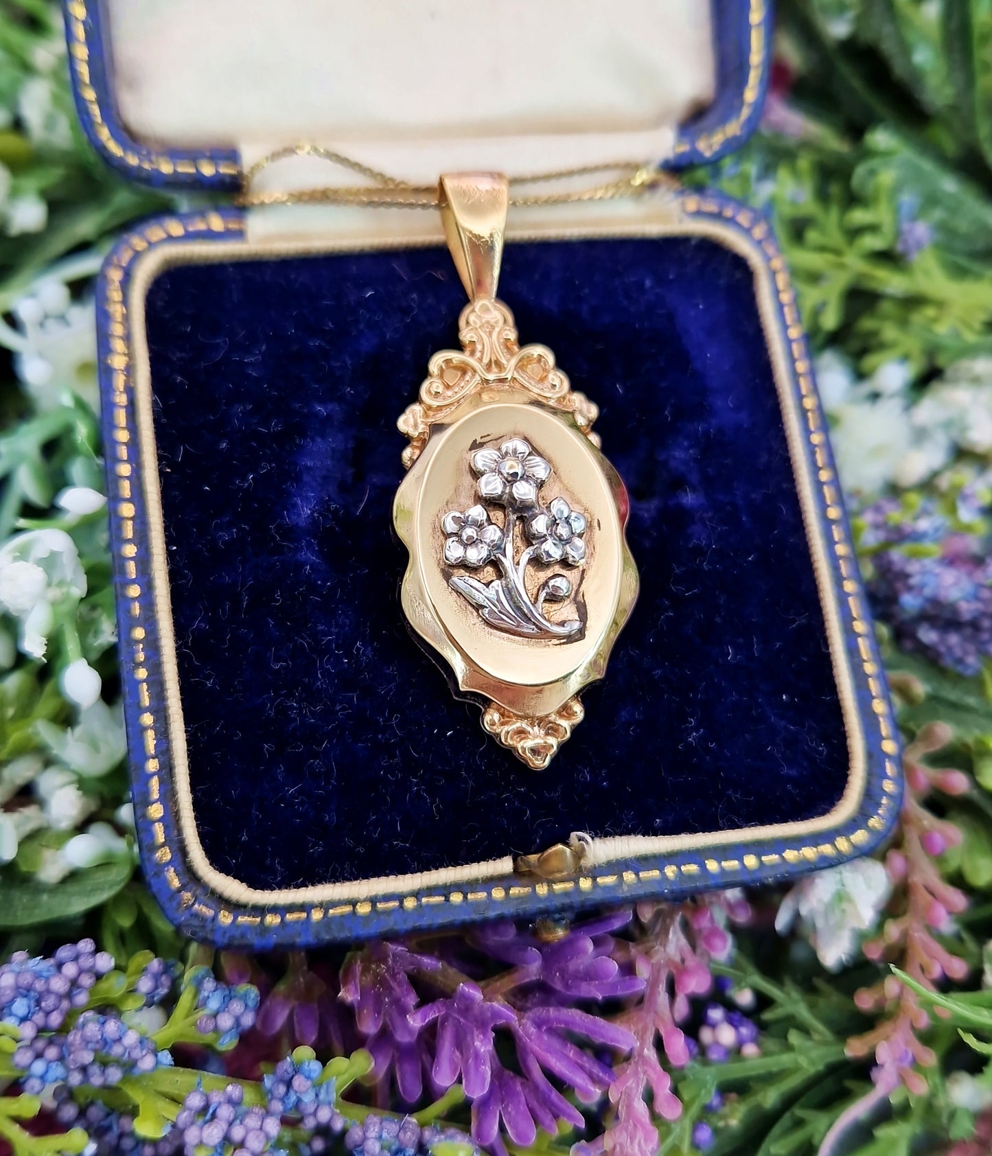 Antique Art Nouveau Gold Tone Floral Locket Pendant with Opening Glass Panel