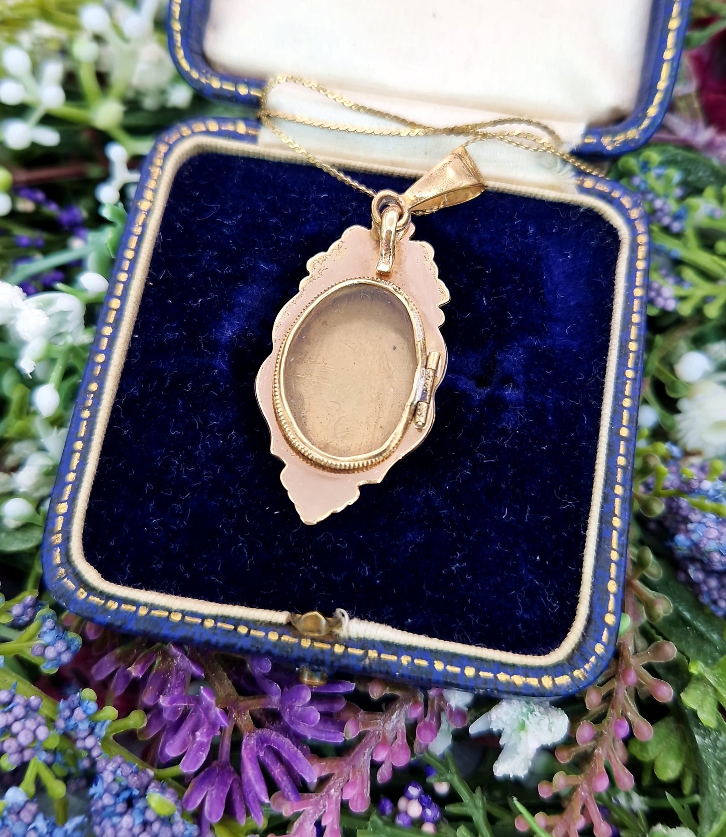 Antique Art Nouveau Gold Tone Floral Locket Pendant with Opening Glass Panel