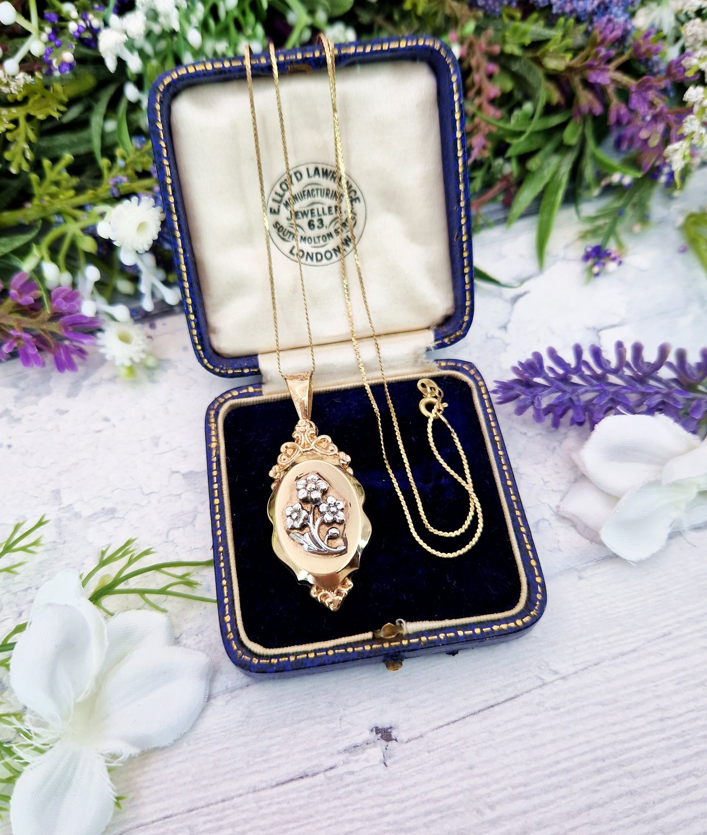 Antique Art Nouveau Gold Tone Floral Locket Pendant with Opening Glass Panel