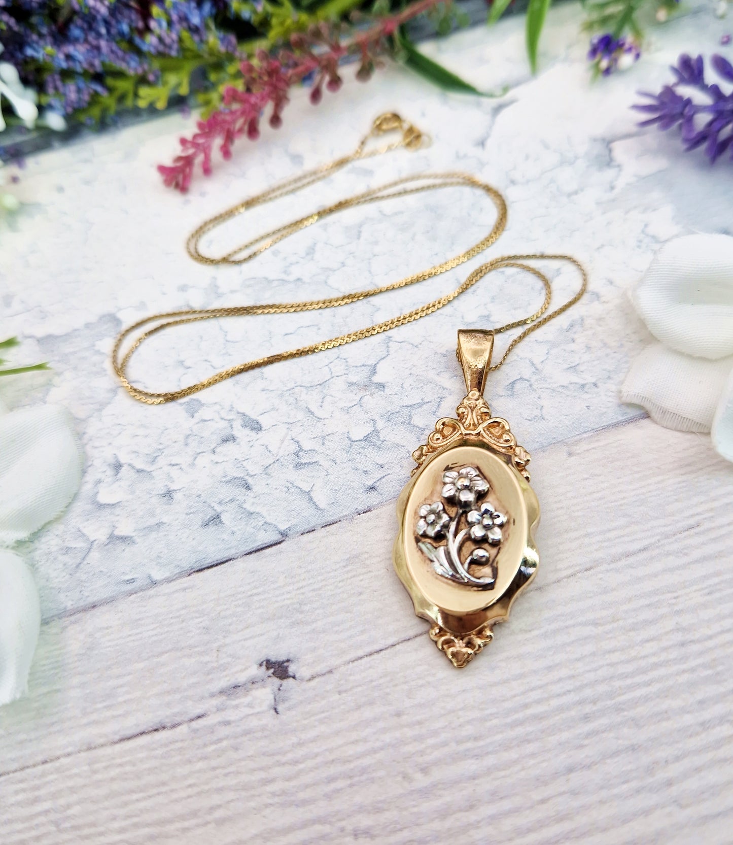 Antique Art Nouveau Gold Tone Floral Locket Pendant with Opening Glass Panel