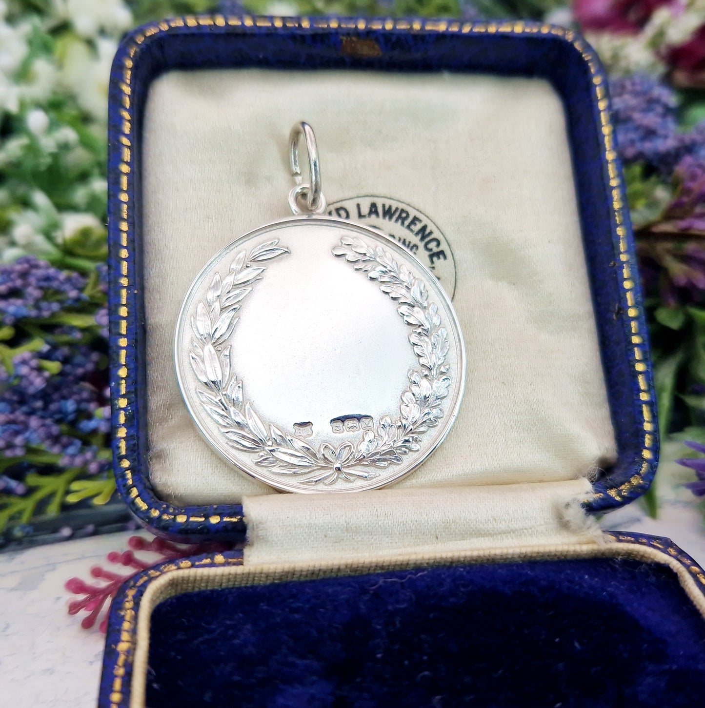 Vintage 1936 Hallmarked Sterling Silver Engraved Laurel Leaf Circular Pendant / Fob 14.4 grams