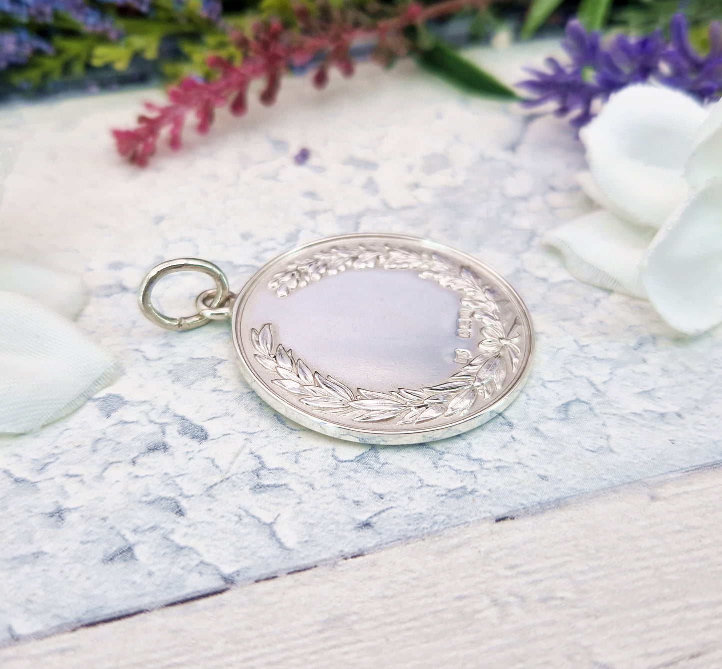 Vintage 1936 Hallmarked Sterling Silver Engraved Laurel Leaf Circular Pendant / Fob 14.4 grams