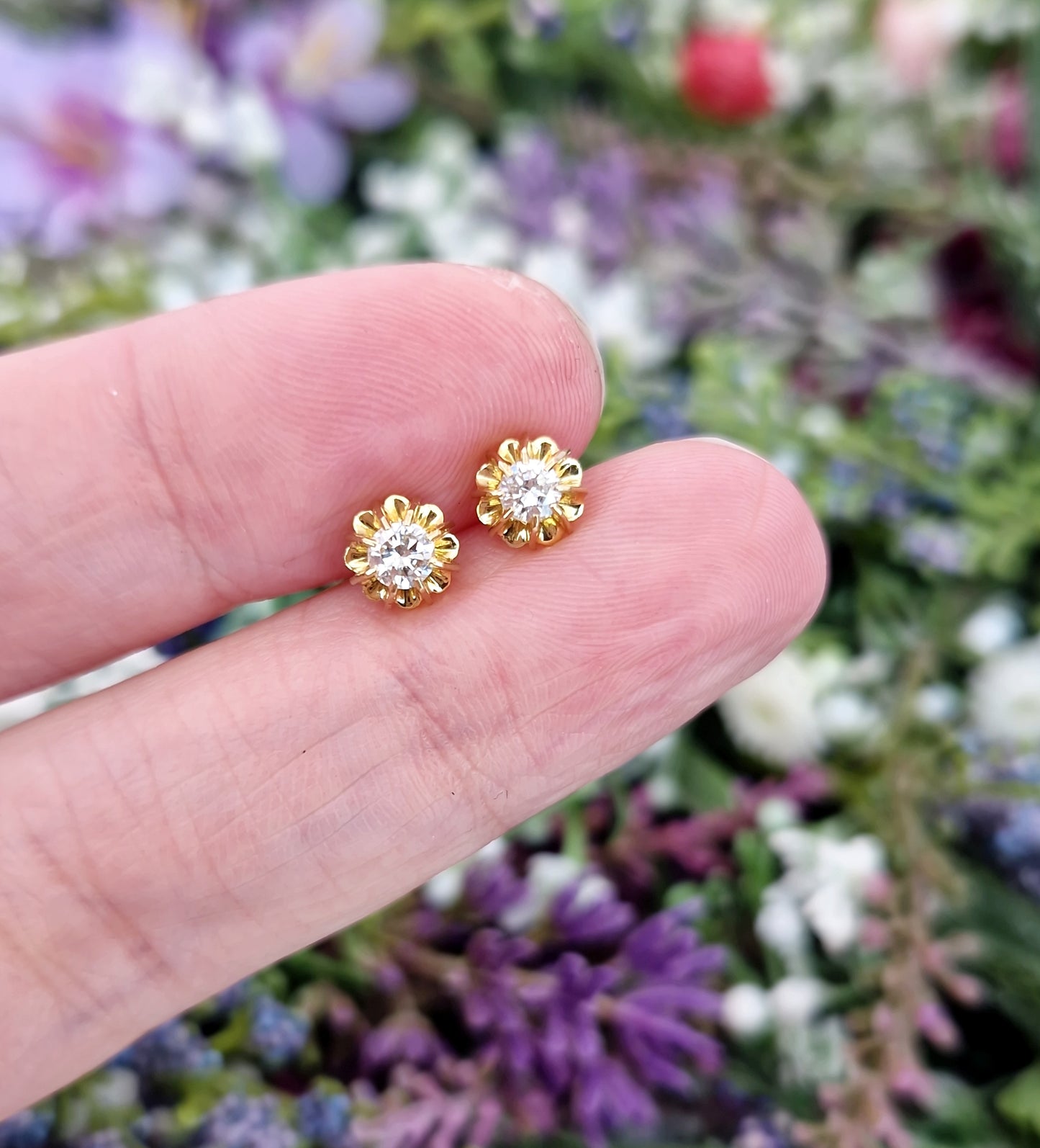 Vintage 18ct Yellow Gold Natural Diamond Solitaire Stud Earrings 0.31 TCW