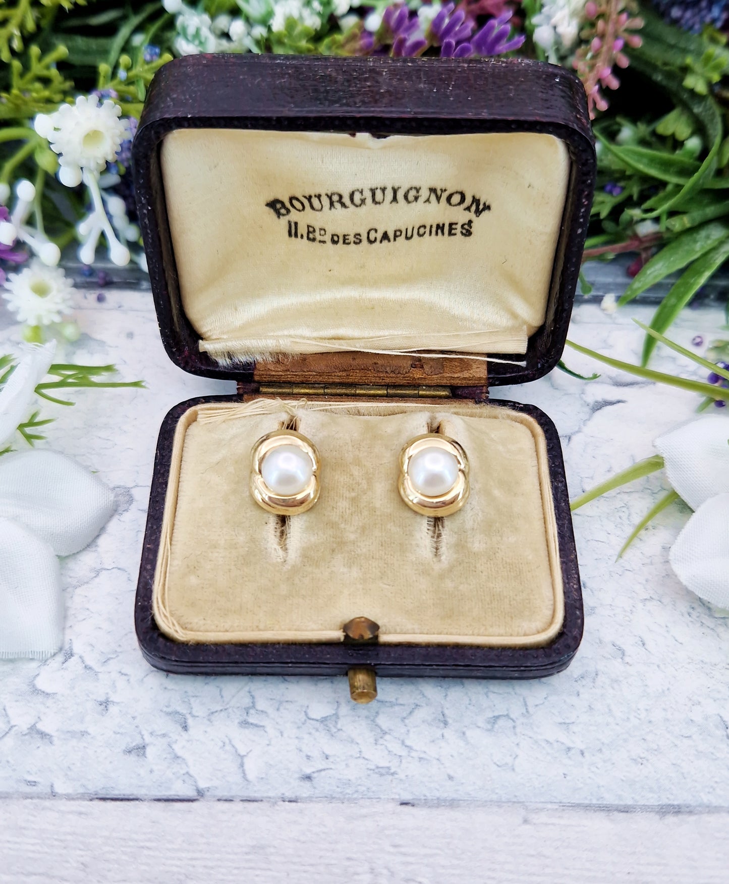 Vintage 9ct Yellow Gold Classic Real White Pearl Stud Earrings 3.6 grams