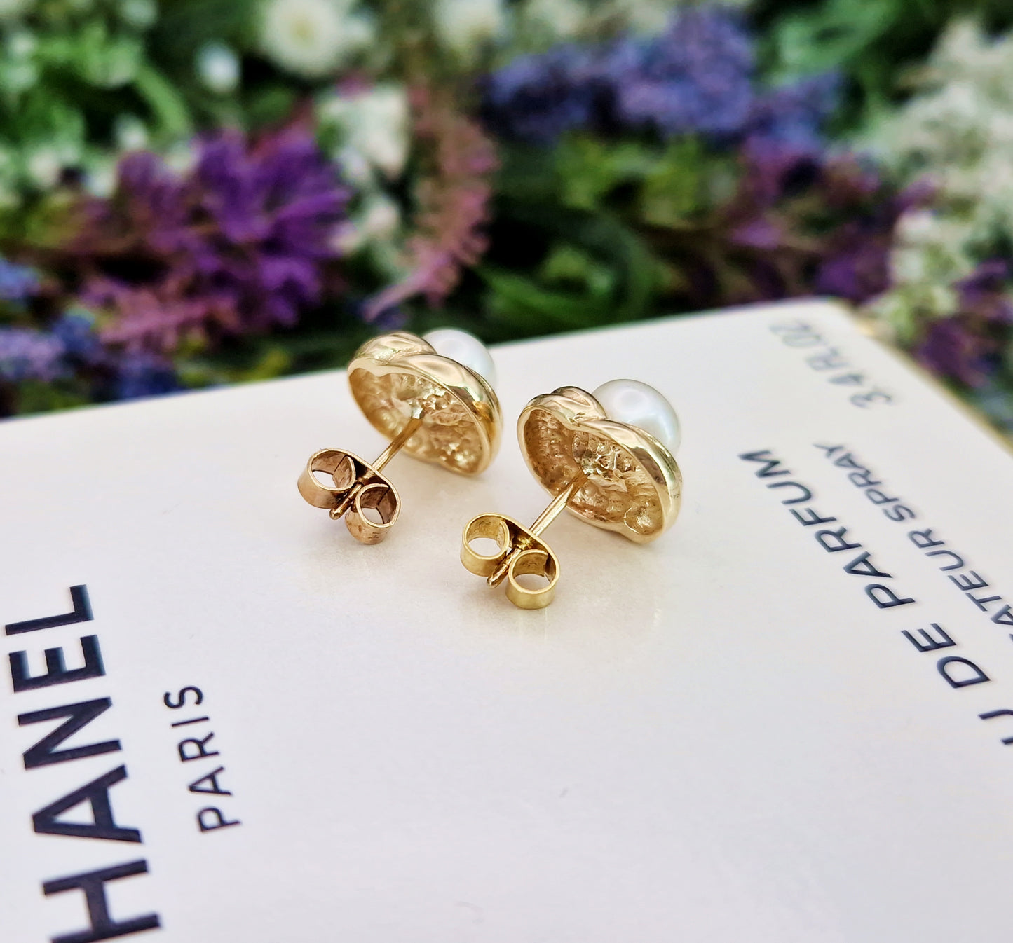 Vintage 9ct Yellow Gold Classic Real White Pearl Stud Earrings 3.6 grams