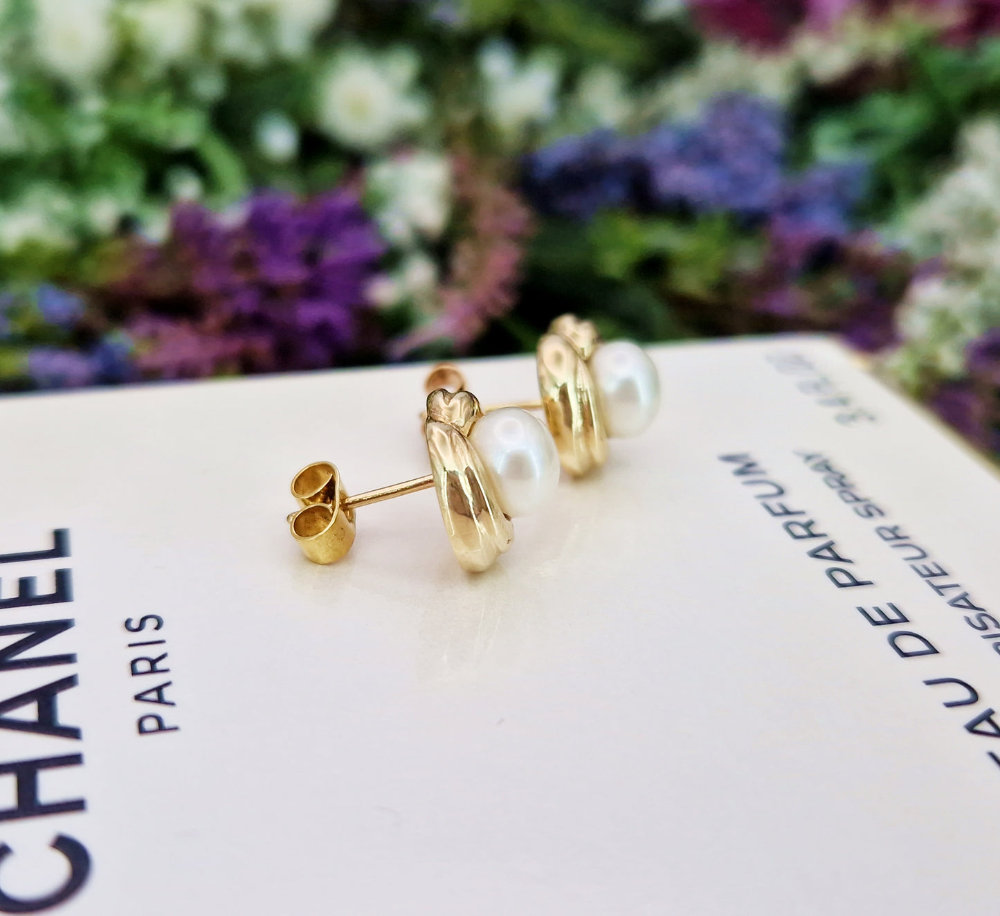 Vintage 9ct Yellow Gold Classic Real White Pearl Stud Earrings 3.6 grams