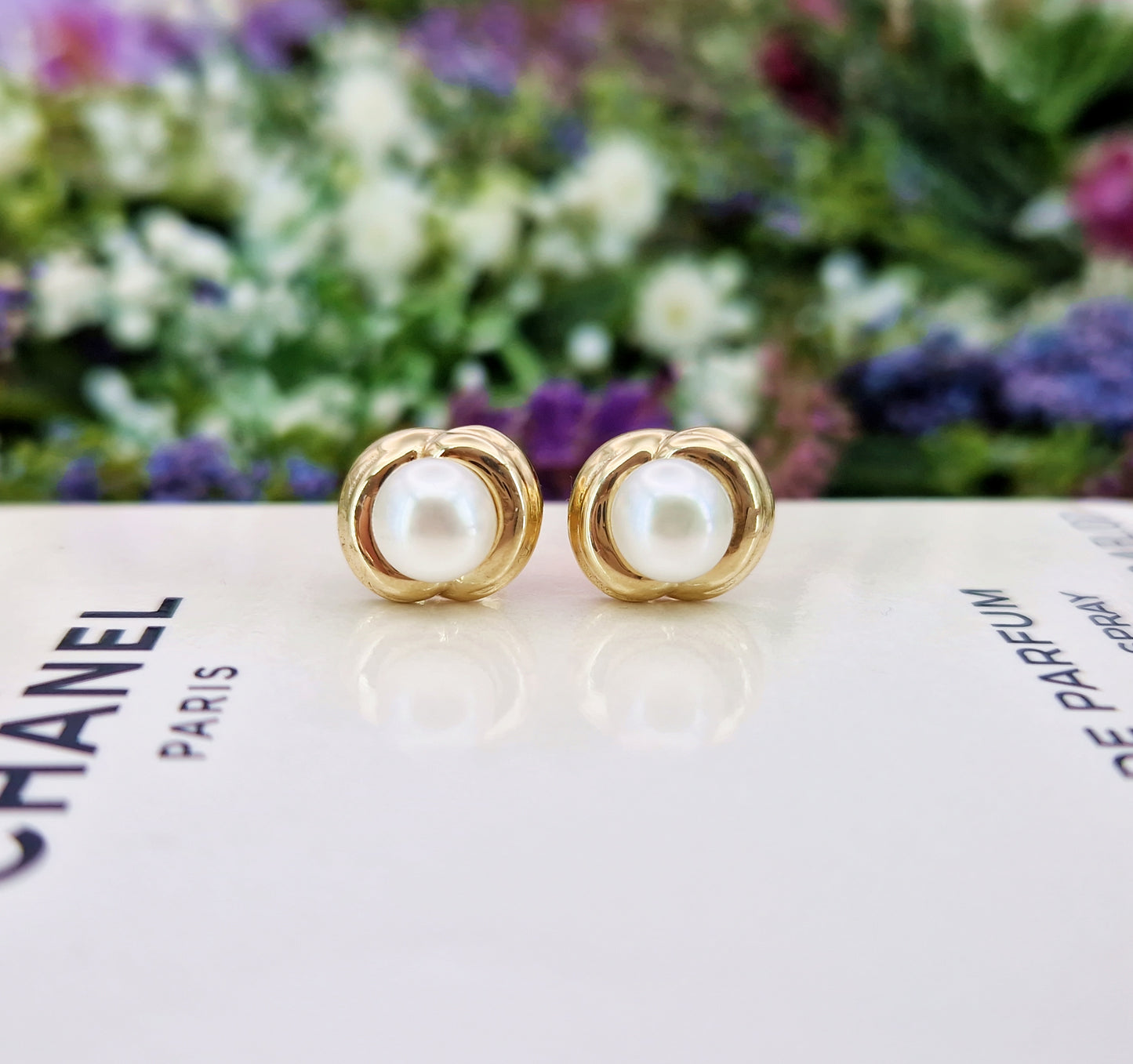 Vintage 9ct Yellow Gold Classic Real White Pearl Stud Earrings 3.6 grams