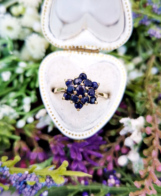 Vintage 1976 9ct Yellow Gold Classic Dark Blue Sapphire Cluster Ring / Size L 1/2 or 6.25
