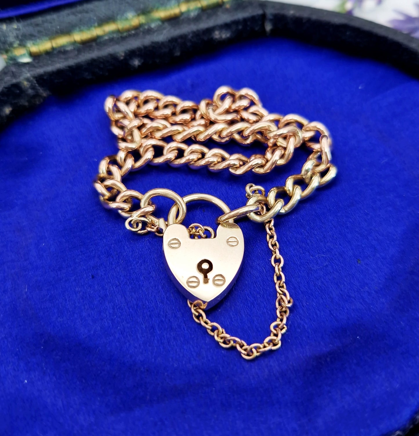 Vintage 1968 9ct Yellow Gold Classic Curb Link Charm Bracelet with Love Heart Padlock 10.9 grams