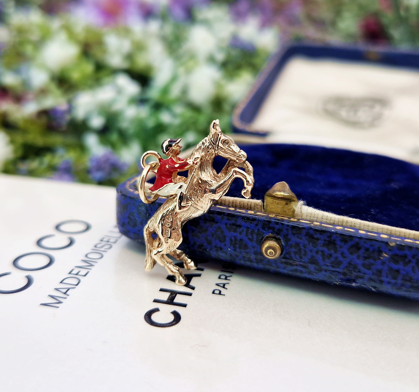 Vintage 1975 9ct Yellow Gold Miniature 3D Leaping Horse and Enamel Jockey Charm Pendant