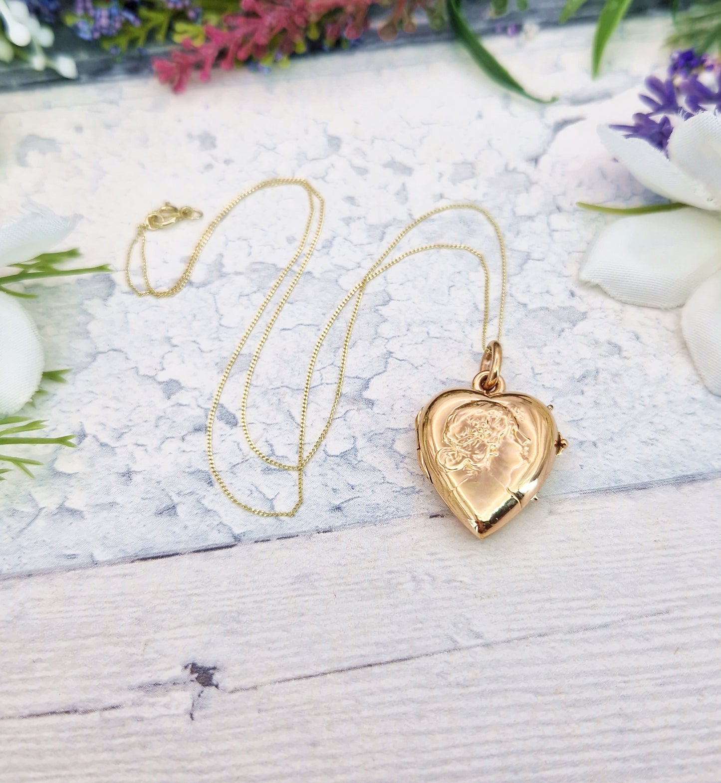 Antique Art Nouveau 9ct Gold Feminine Lady Portrait Love Heart Locket Pendant