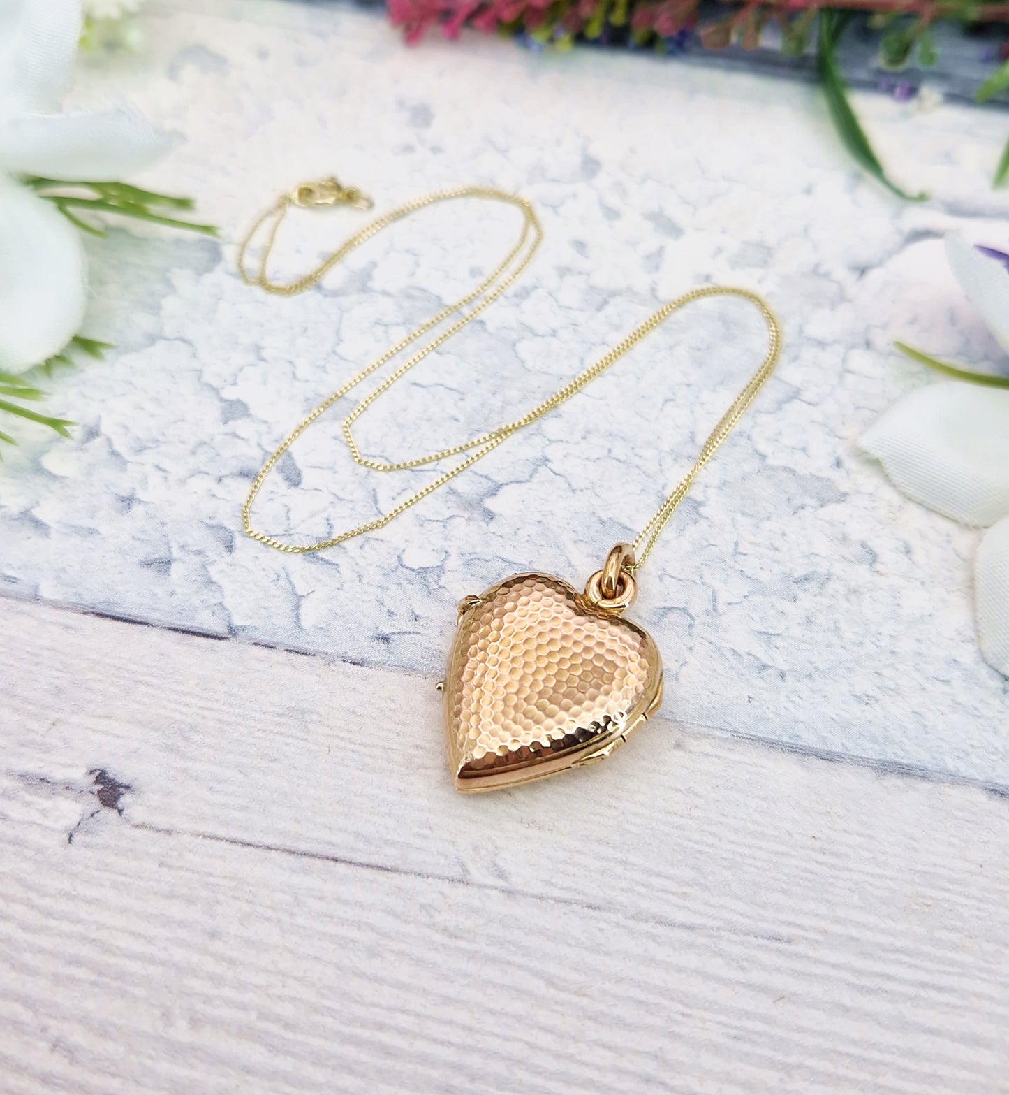 Antique Art Nouveau 9ct Gold Feminine Lady Portrait Love Heart Locket Pendant