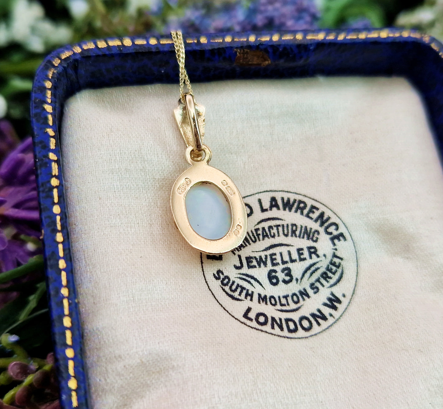 Vintage 1978 9ct Yellow Gold Dainty & Fine Natural Opal Solitaire Pendant Necklace