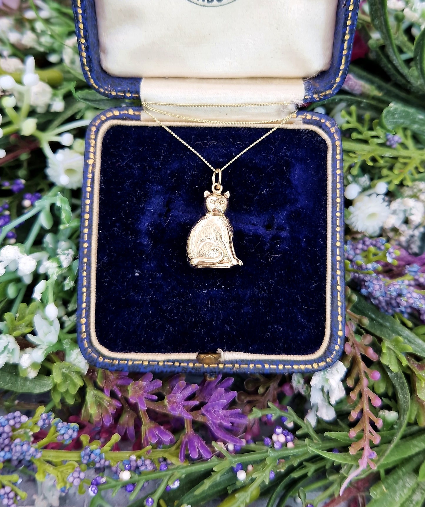 Vintage 1969 9ct Yellow Gold Miniature 3D Sitting Cat Charm Pendant