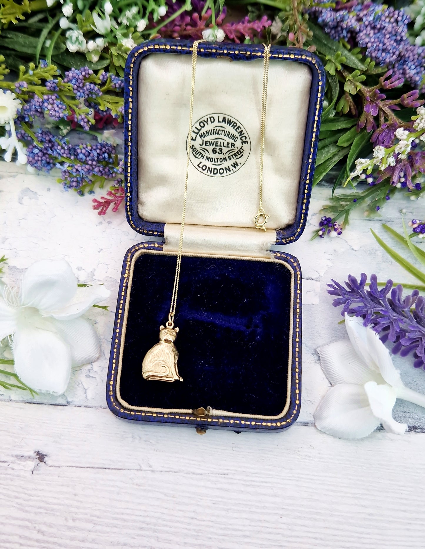 Vintage 1969 9ct Yellow Gold Miniature 3D Sitting Cat Charm Pendant