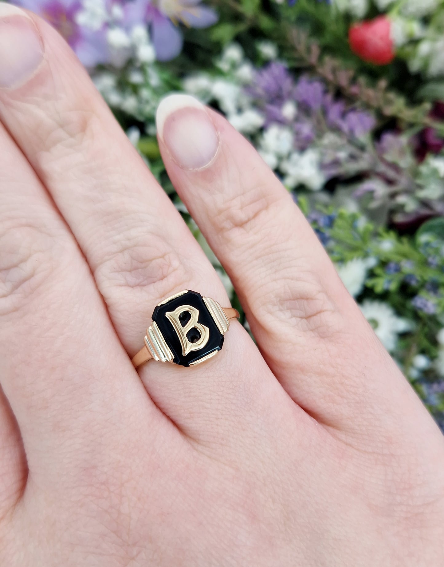 Vintage 1963 9ct Yellow Gold Black Onyx Initial B Signet Ring / Size Q or 8.5