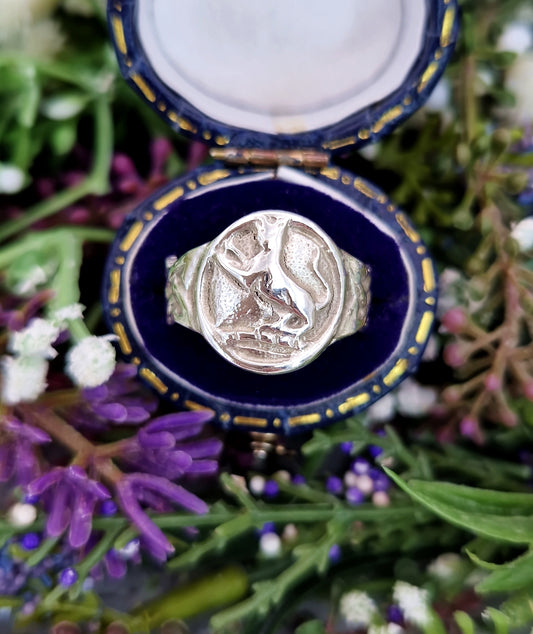 Vintage Sterling Silver Scottish Clan Highland Wildcat Signet Ring / Size M or 6.5