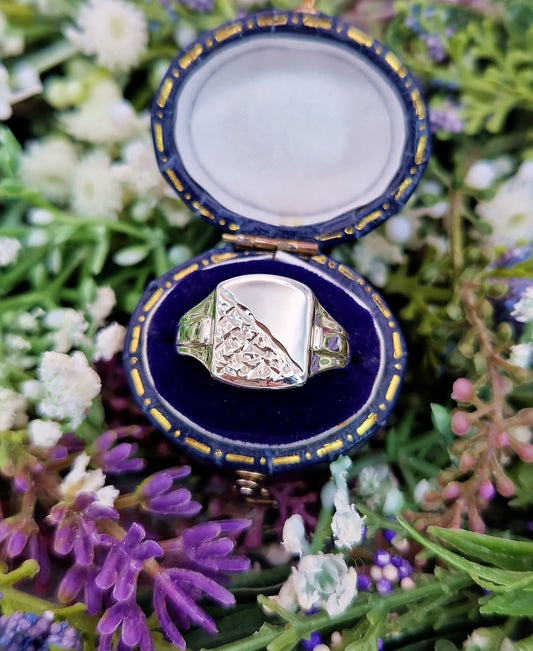 Vintage 1940's Mid Century Sterling Silver Classic Part Engraved Signet Ring / Size R or 9