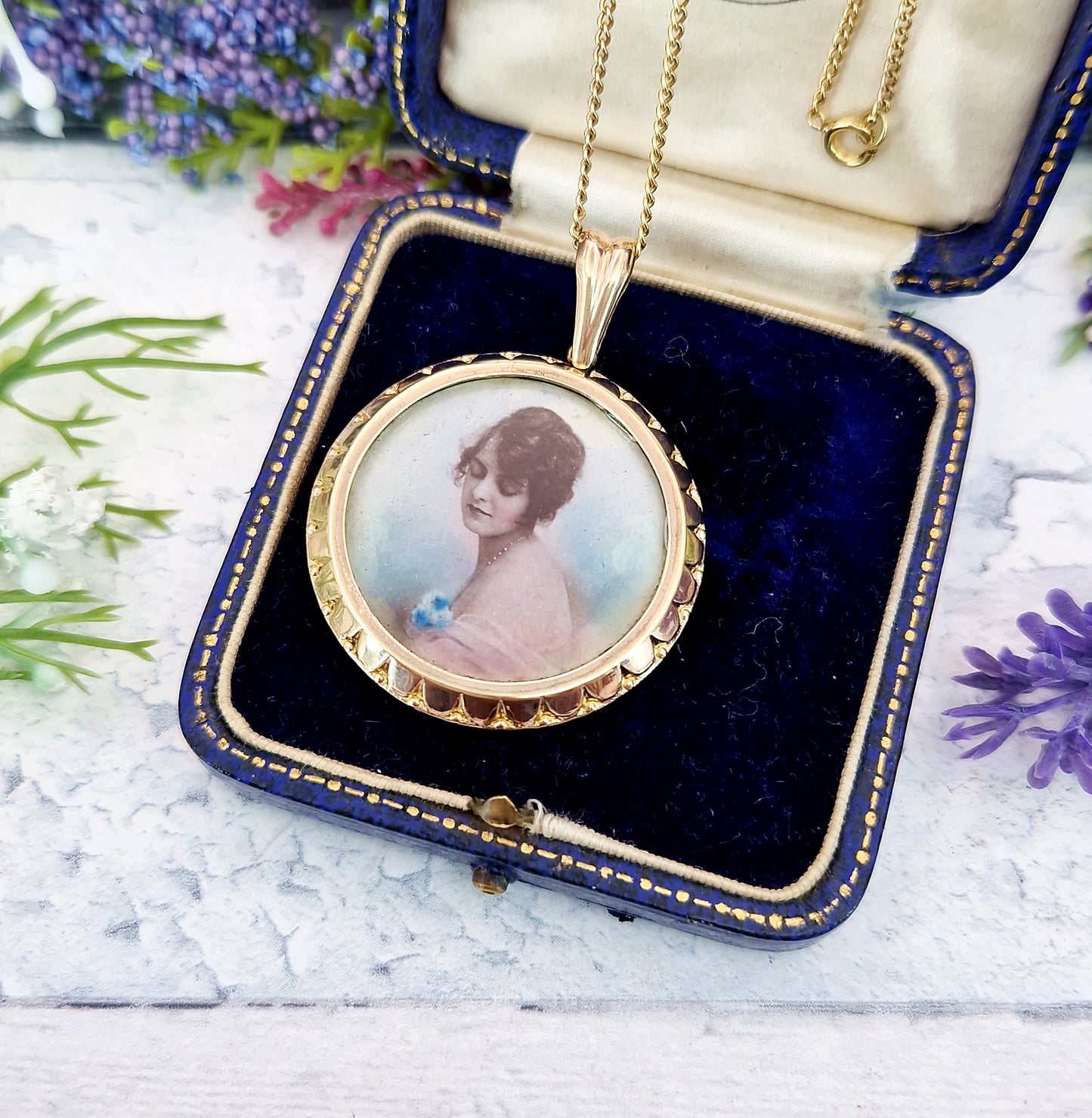 Antique Art Deco Rolled Gold Decorative Large Circular Glass Photo Locket Pendant