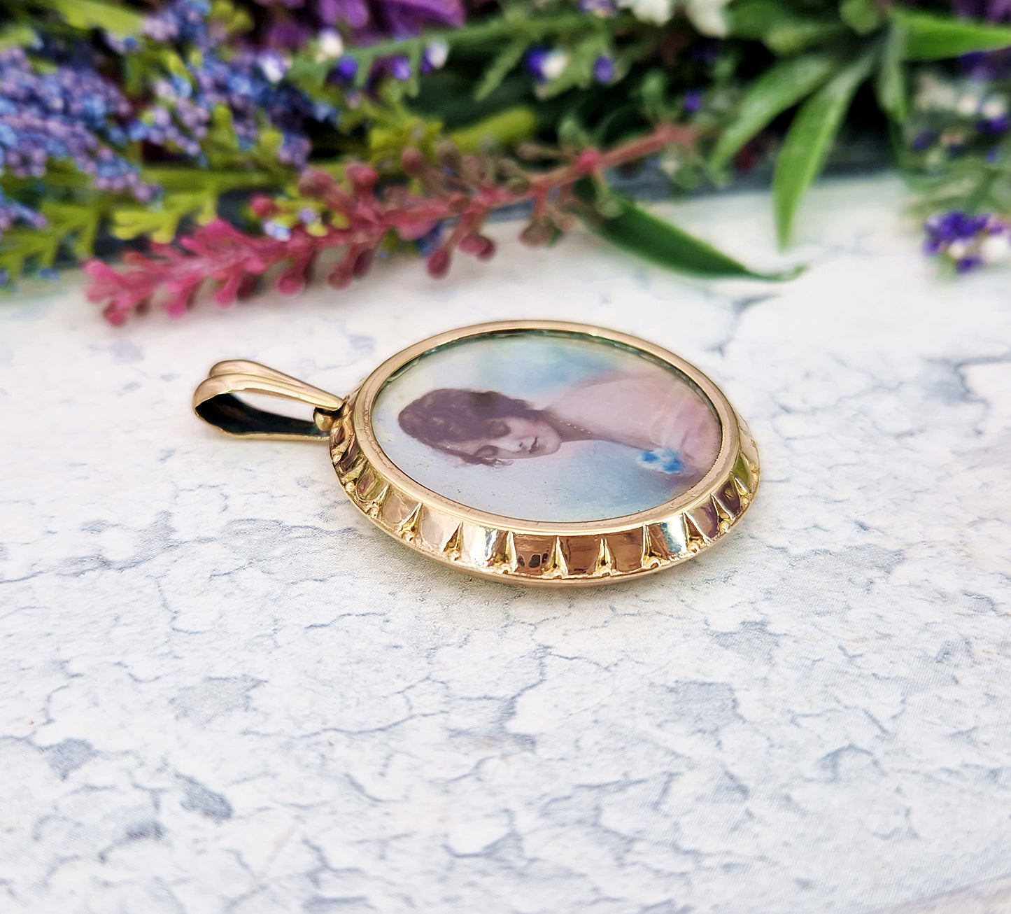 Antique Art Deco Rolled Gold Decorative Large Circular Glass Photo Locket Pendant