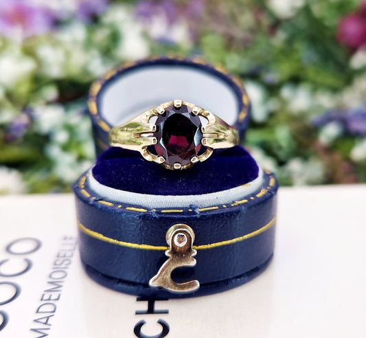 Vintage 9ct Yellow Gold Rich Garnet Gemstone Solitaire Ring / Size T 1/2 or 10.25