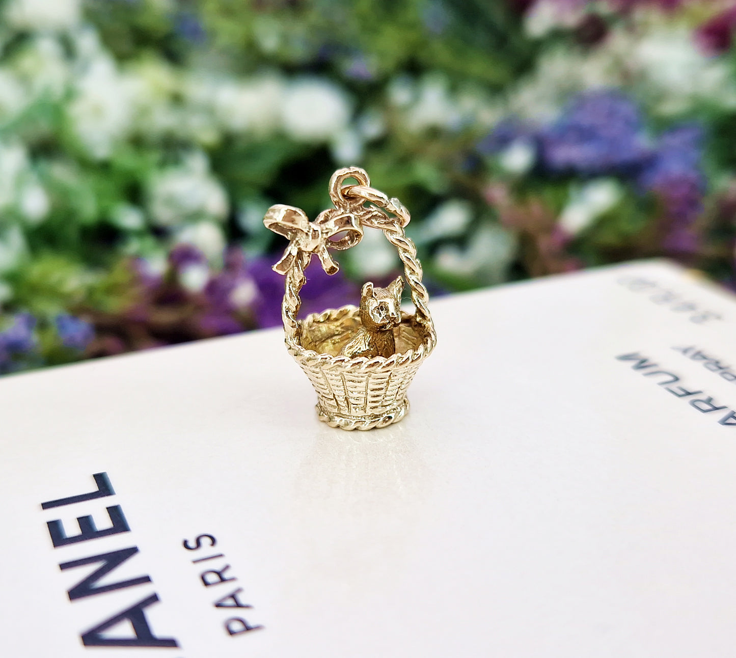 Vintage Solid 9ct Yellow Gold Miniature 3D Kitten in a Basket Charm Pendant