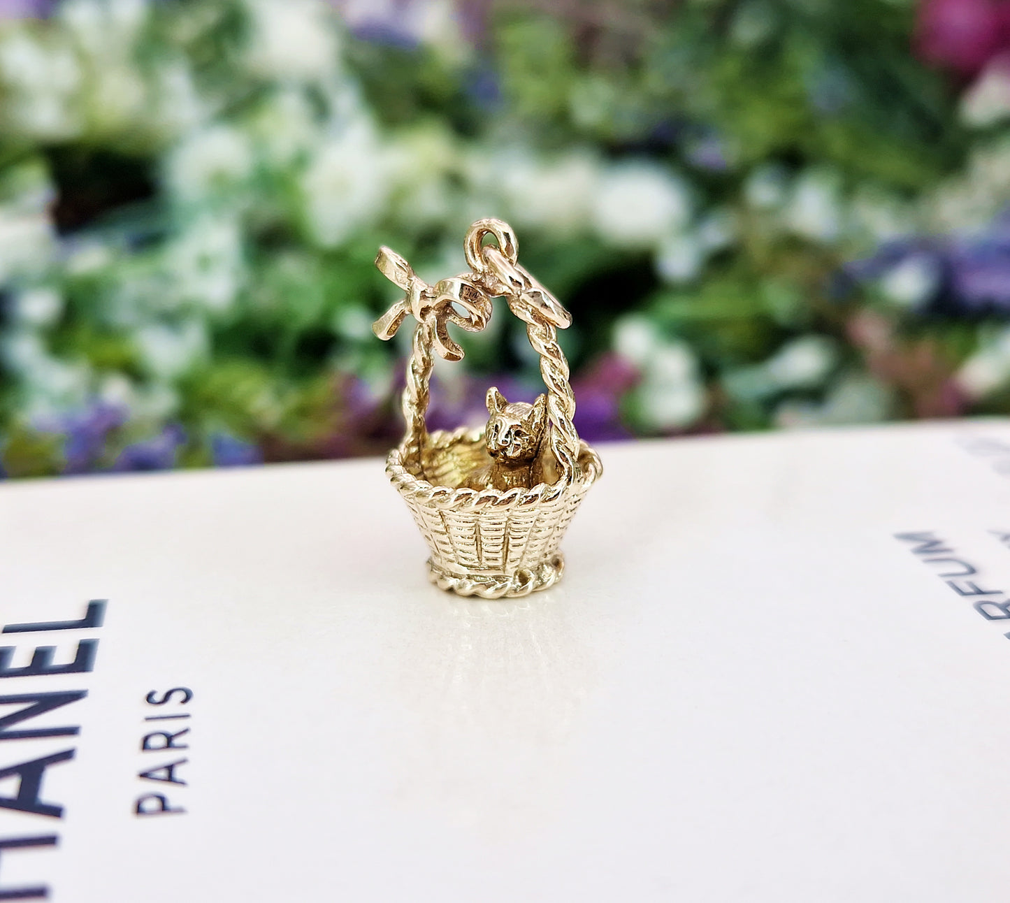 Vintage Solid 9ct Yellow Gold Miniature 3D Kitten in a Basket Charm Pendant
