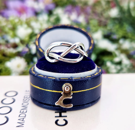 Vintage Sterling Silver Promise Knot Band Ring / Size M or 6.5