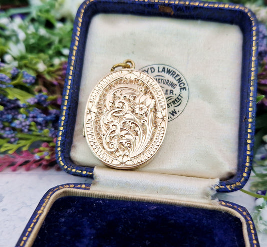 Antique Victorian 9ct Gold Large Ornate Engraved Oval Floral Locket Pendant